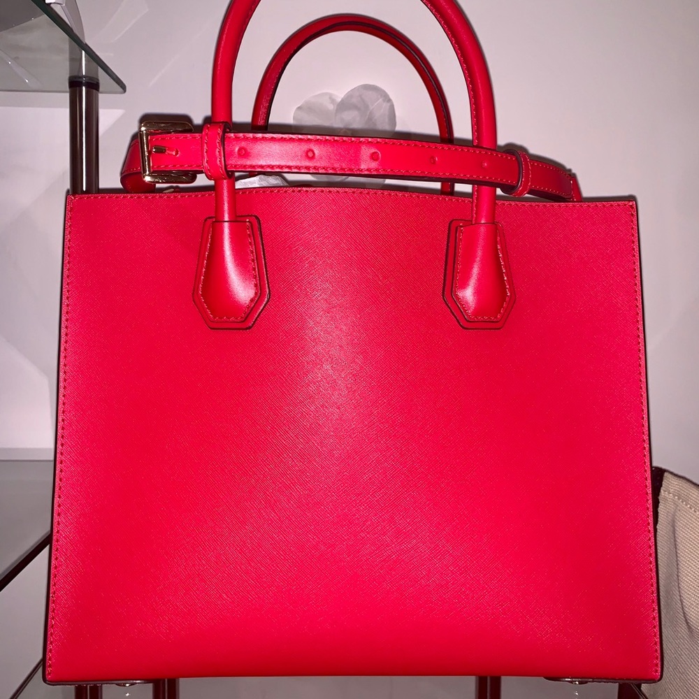 Michael Kors Bright Red Mercer Saffiano - Picture 3 of 3